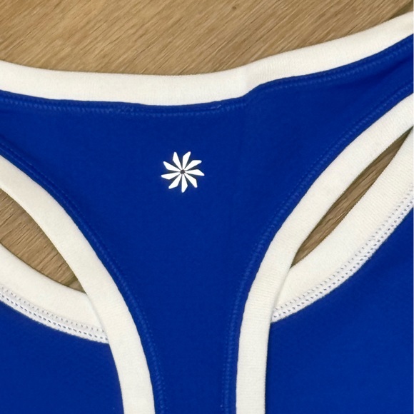 NWT Athleta Momentum Seamless High Neck Crop Tank Varsity/White XL - Picture 8 of 8